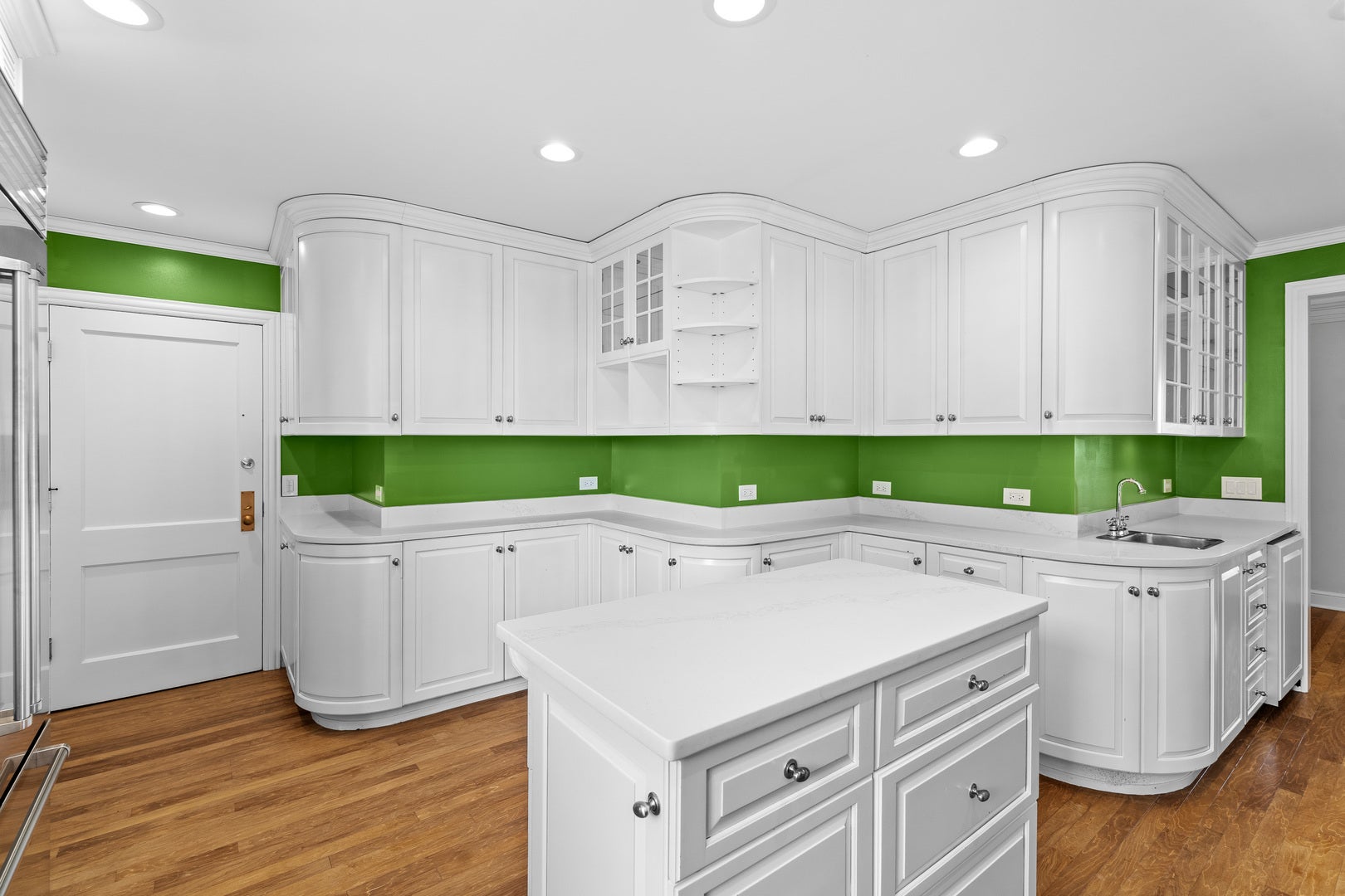 Chicago, Illinois, 60657, United States, 5 Bedrooms Bedrooms, ,4 BathroomsBathrooms,Residential,Active,1990638