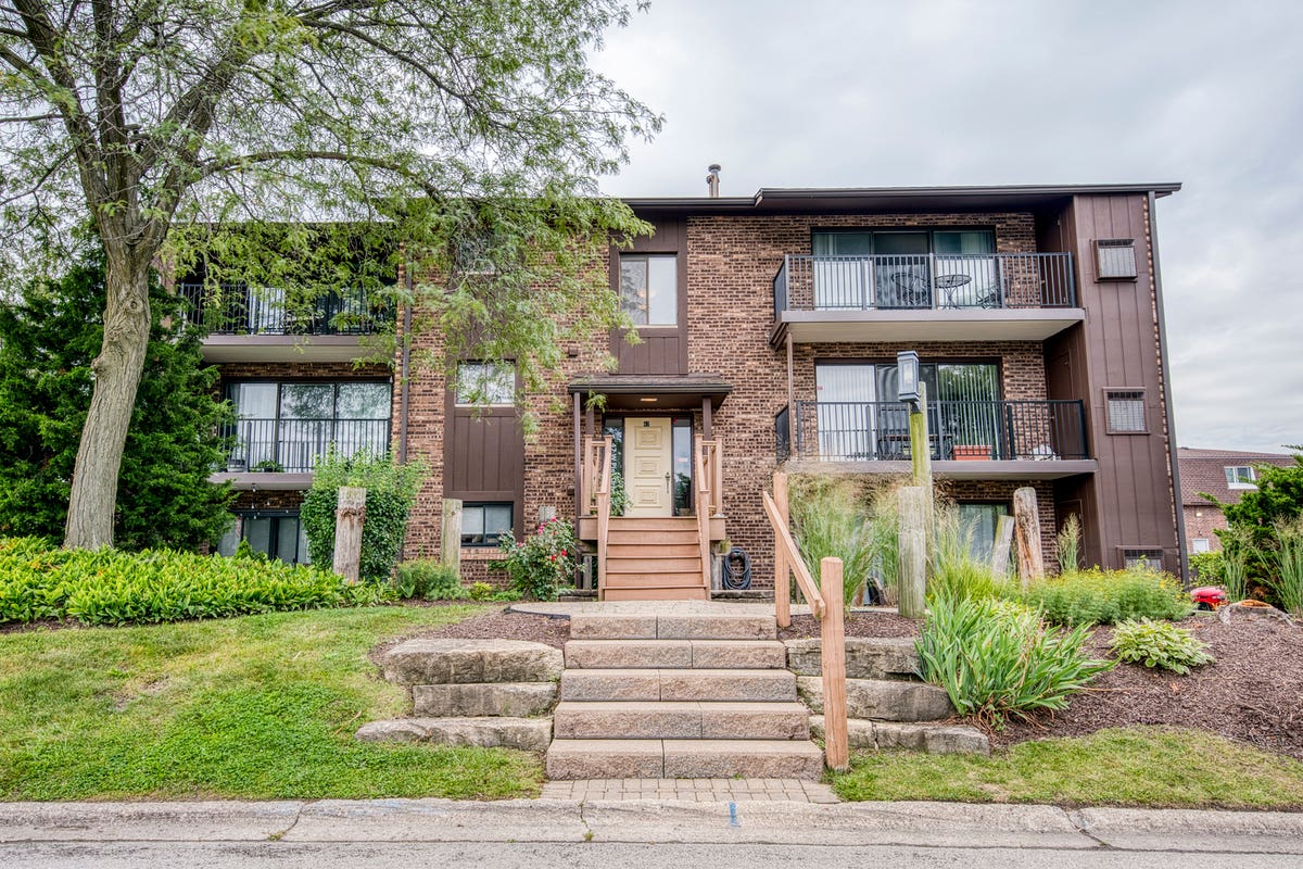 47 Pier Dr Unit 102  