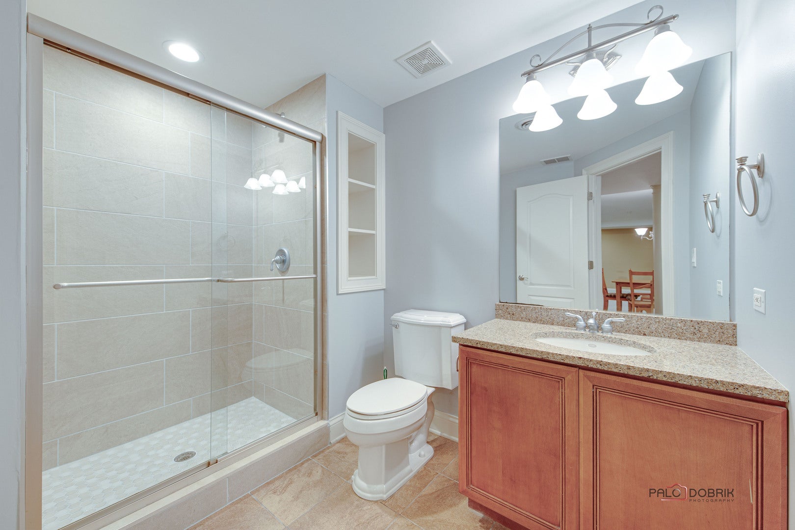 Libertyville, Illinois, 60048, United States, 5 Bedrooms Bedrooms, ,5 BathroomsBathrooms,Residential,Active,1900216
