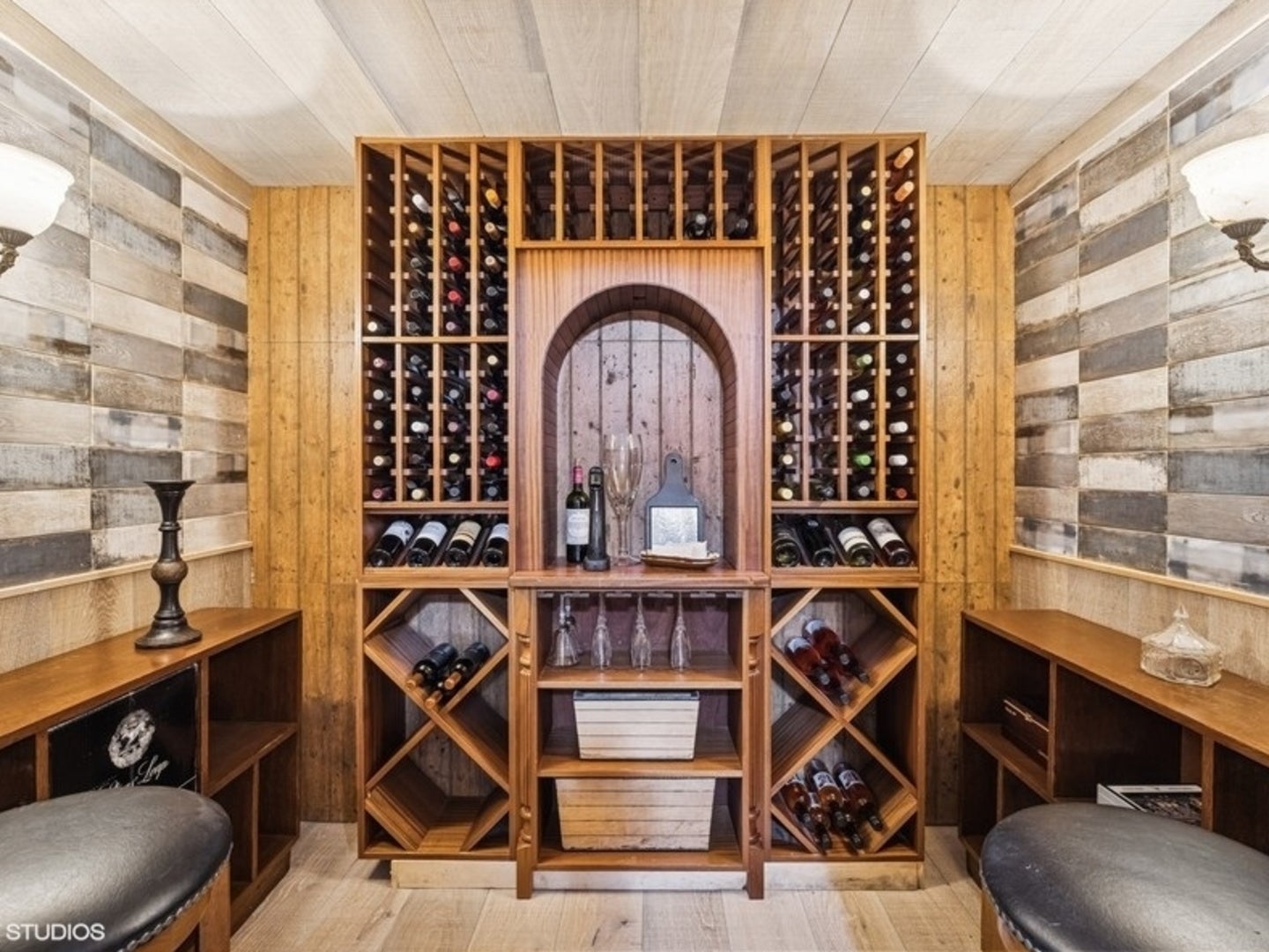 Barrington Hills, Illinois, 60010, United States, 6 Bedrooms Bedrooms, ,4 BathroomsBathrooms,Residential,Active,1987255