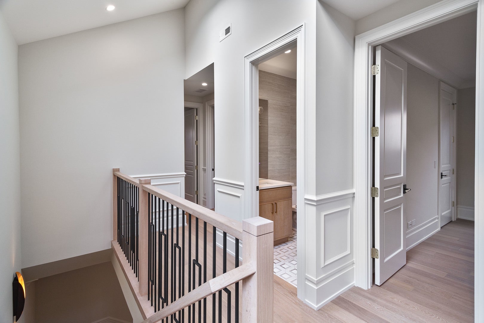 Chicago, Illinois, 60618, United States, 5 Bedrooms Bedrooms, ,5 BathroomsBathrooms,Residential,Active,2007948