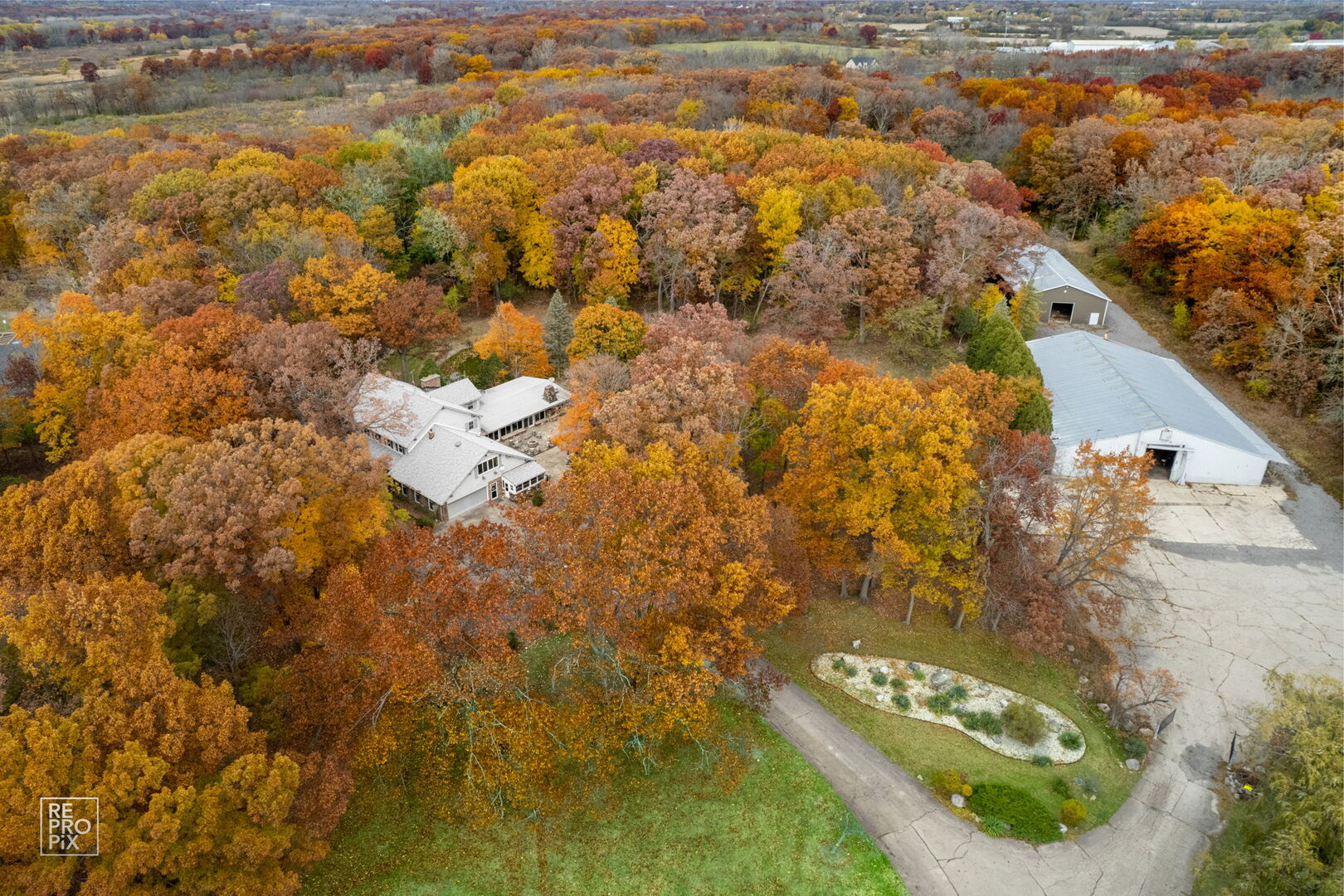 Wadsworth, Illinois, 60083, United States, 5 Bedrooms Bedrooms, ,6 BathroomsBathrooms,Residential,Active,1989775