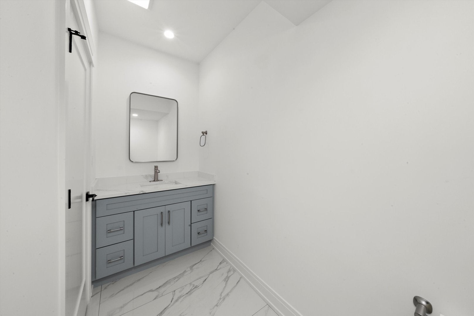 Burr Ridge, Illinois, 60527, United States, 6 Bedrooms Bedrooms, ,6 BathroomsBathrooms,Residential,Active,1929664