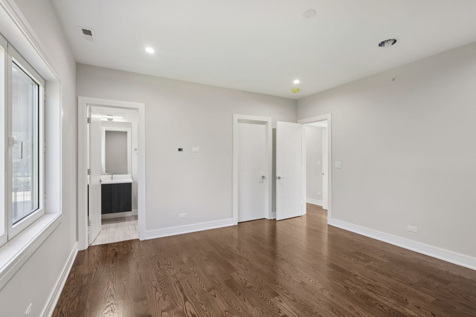 Northbrook, Illinois, 60062, United States, 6 Bedrooms Bedrooms, ,5 BathroomsBathrooms,Residential,Active,1995288