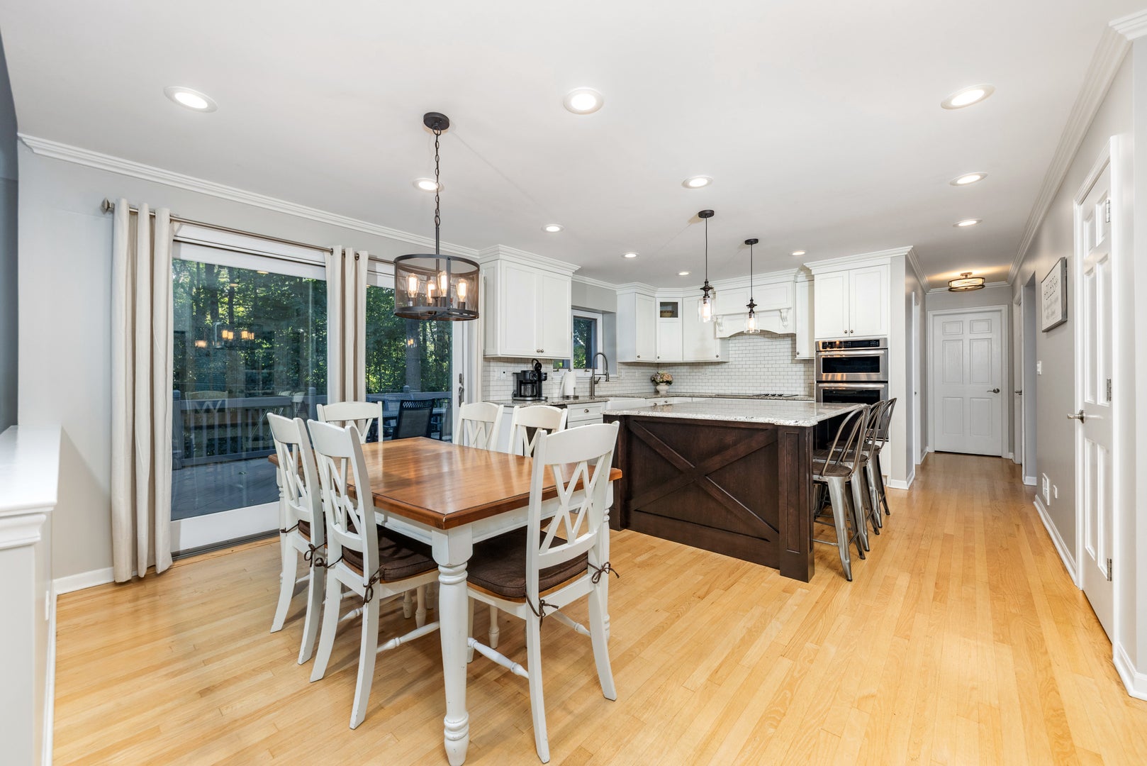 Naperville, Illinois, 60565, United States, 5 Bedrooms Bedrooms, ,4 BathroomsBathrooms,Residential,Active,1959981