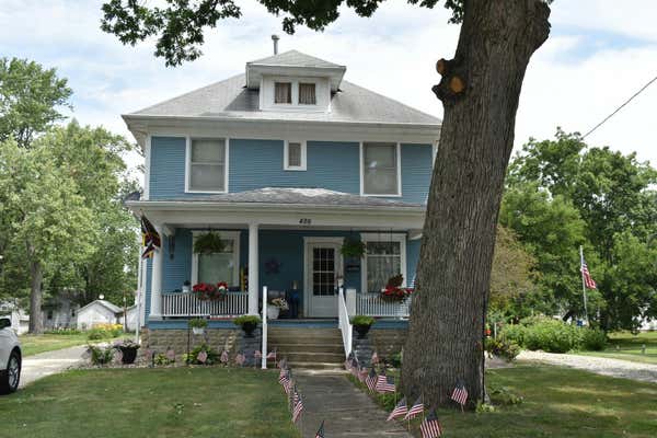 426 E LOCUST ST, WATSEKA, IL 60970, photo 2 of 43