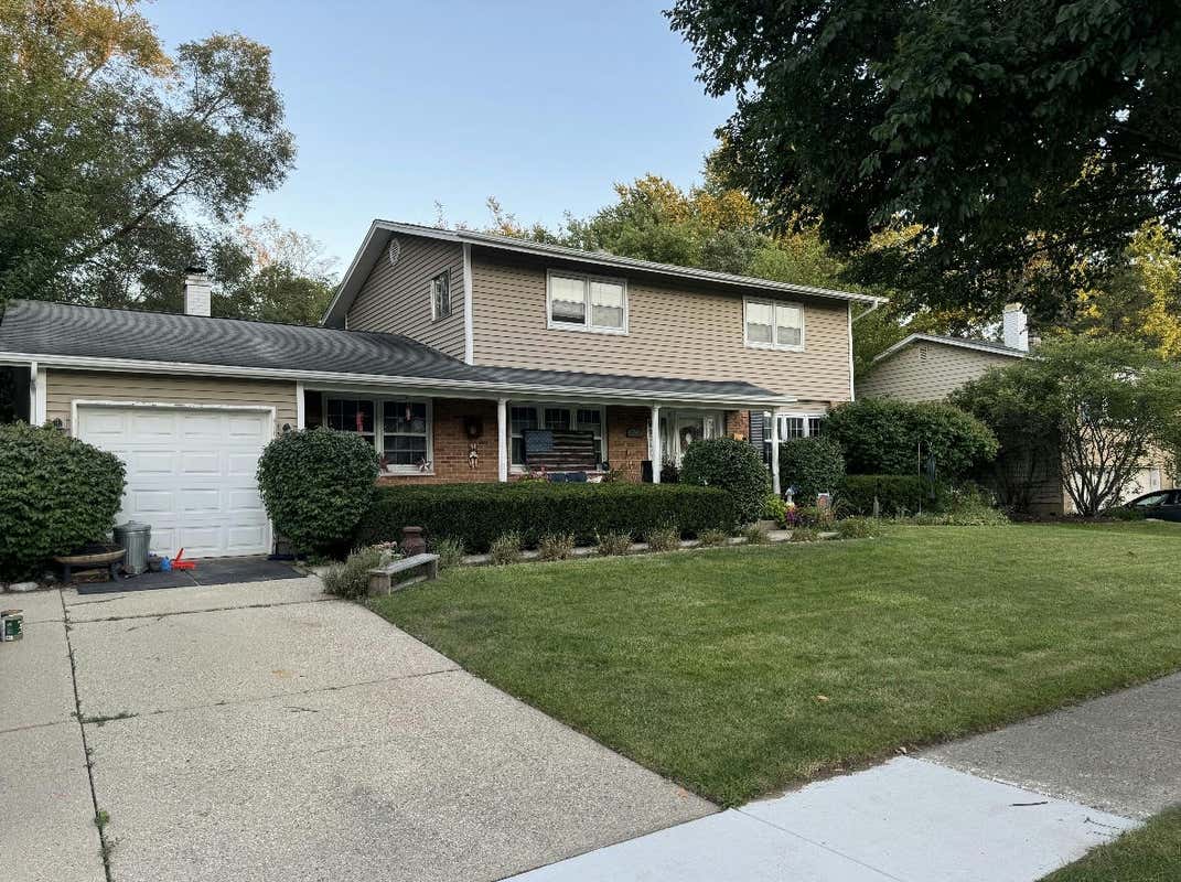 355 N WILLIAMS DR, PALATINE, IL 60074, photo 1 of 19