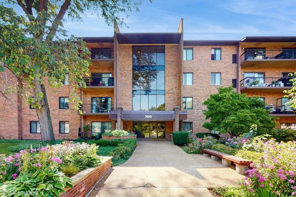 7510 FARMINGDALE DR APT 302, DARIEN, IL 60561 - Image 1