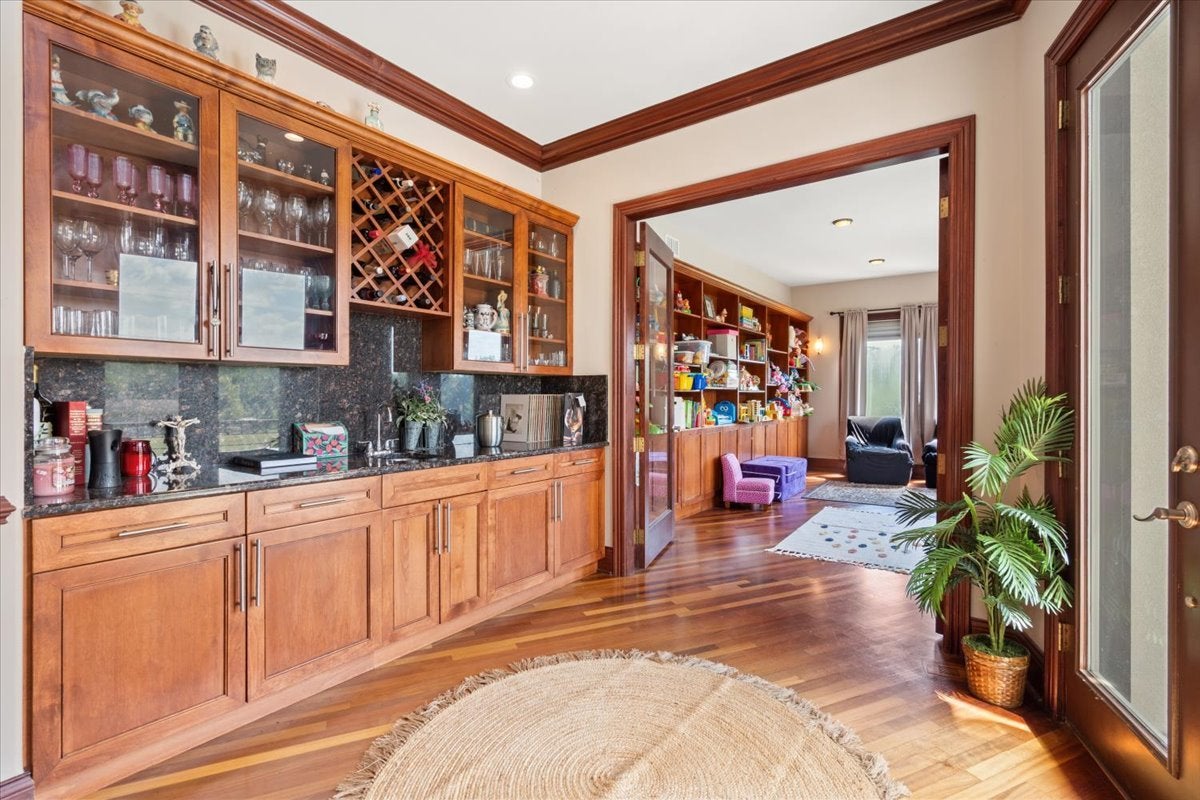 Barrington, Illinois, 60010, United States, 5 Bedrooms Bedrooms, ,7 BathroomsBathrooms,Residential,Active,1914793