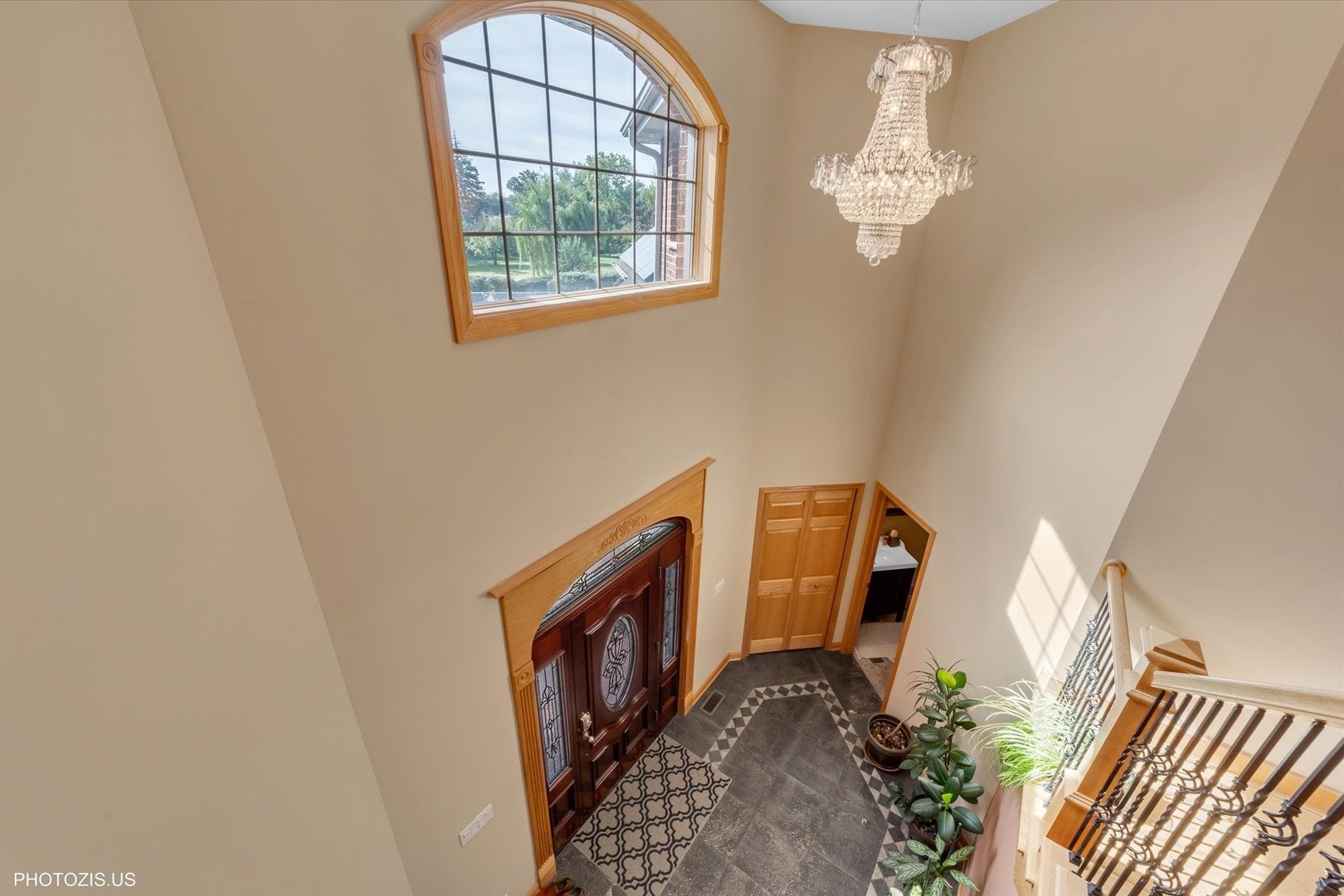 Des Plaines, Illinois, 60016, United States, 5 Bedrooms Bedrooms, ,7 BathroomsBathrooms,Residential,Active,1967112