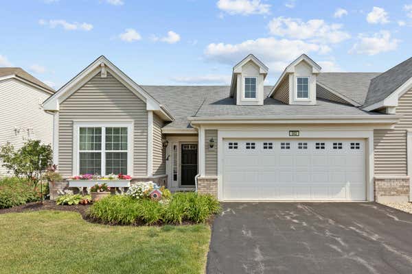 562 AUTUMN CIR, PINGREE GROVE, IL 60140 - Image 1