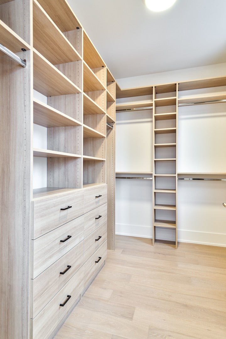 Chicago, Illinois, 60618, United States, 5 Bedrooms Bedrooms, ,5 BathroomsBathrooms,Residential,Active,2007948