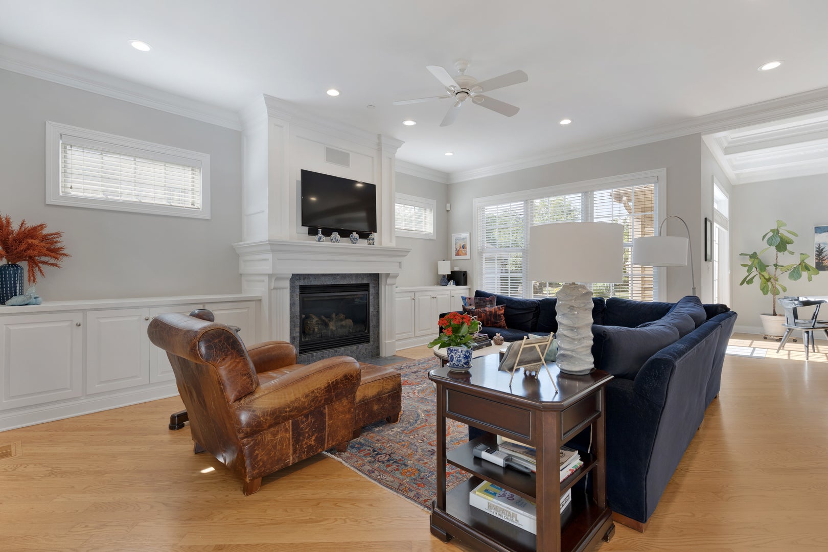 Libertyville, Illinois, 60048, United States, 5 Bedrooms Bedrooms, ,5 BathroomsBathrooms,Residential,Active,1942347