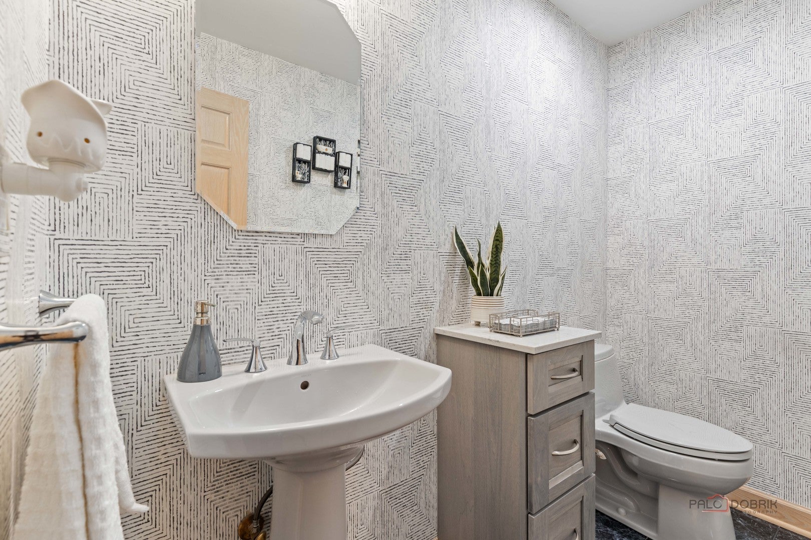 Buffalo Grove, Illinois, 60089, United States, 5 Bedrooms Bedrooms, ,4 BathroomsBathrooms,Residential,Active,2007181