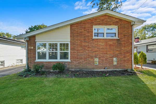 739 NE HOLCOMB DR, MUNDELEIN, IL 60060 - Image 1