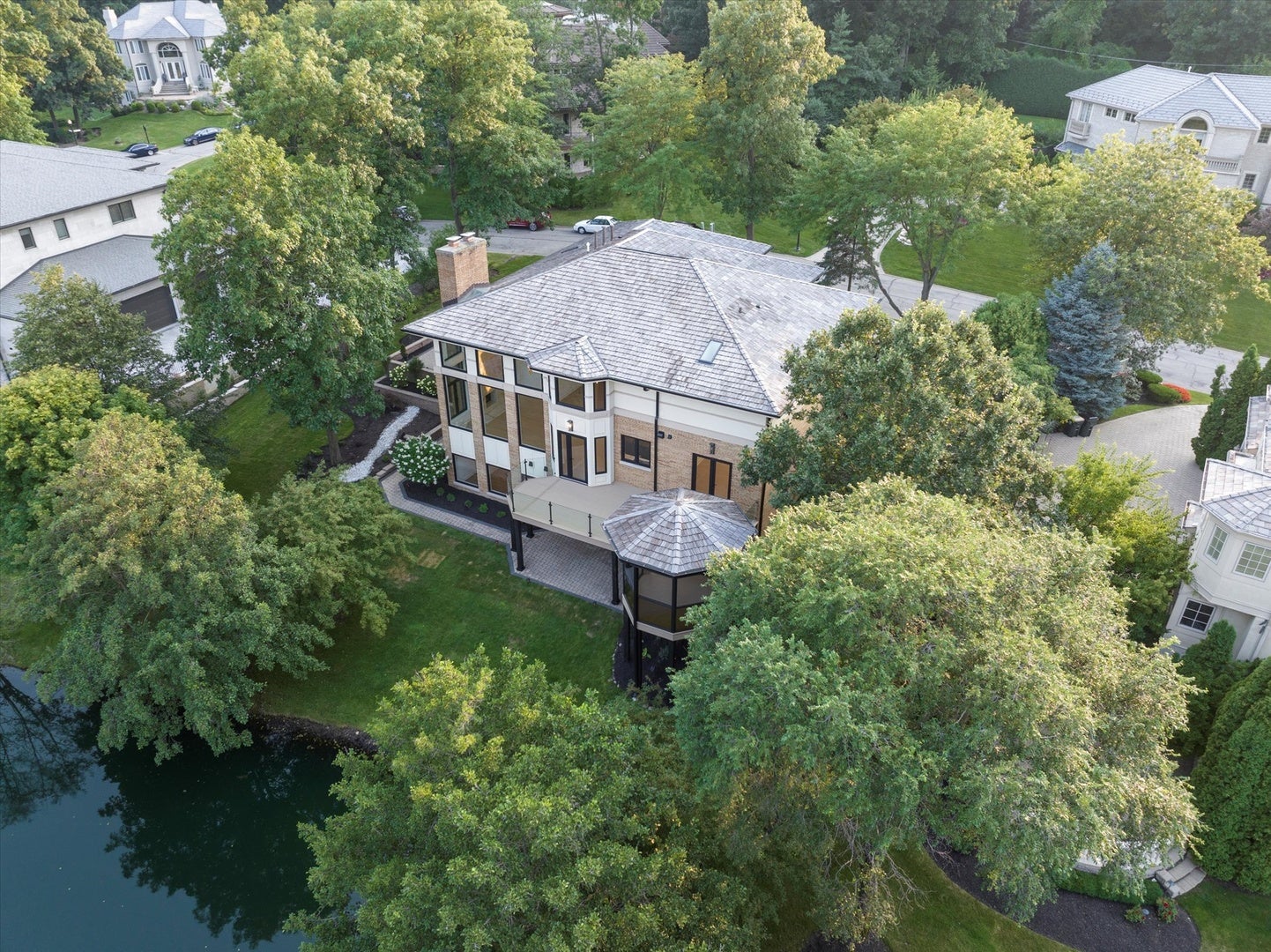 Burr Ridge, Illinois, 60527, United States, 5 Bedrooms Bedrooms, ,6 BathroomsBathrooms,Residential,Active,1927649