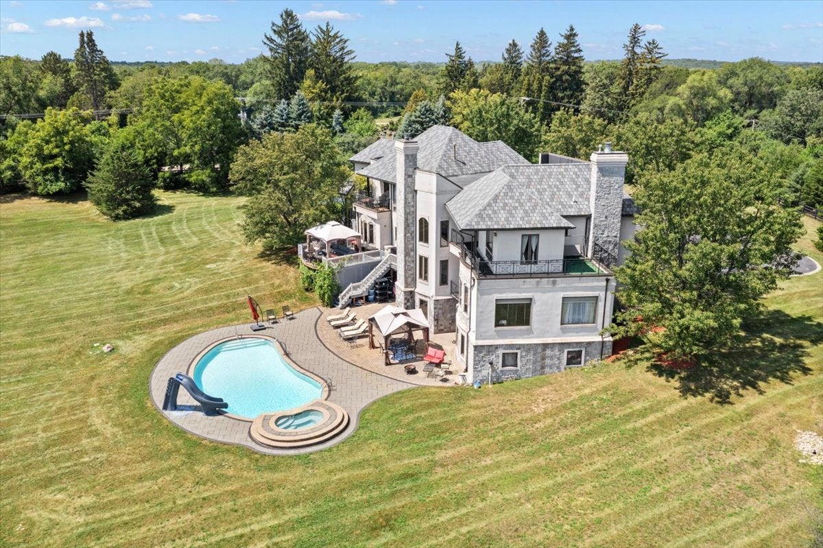 Barrington, Illinois, 60010, United States, 5 Bedrooms Bedrooms, ,7 BathroomsBathrooms,Residential,Active,1914793