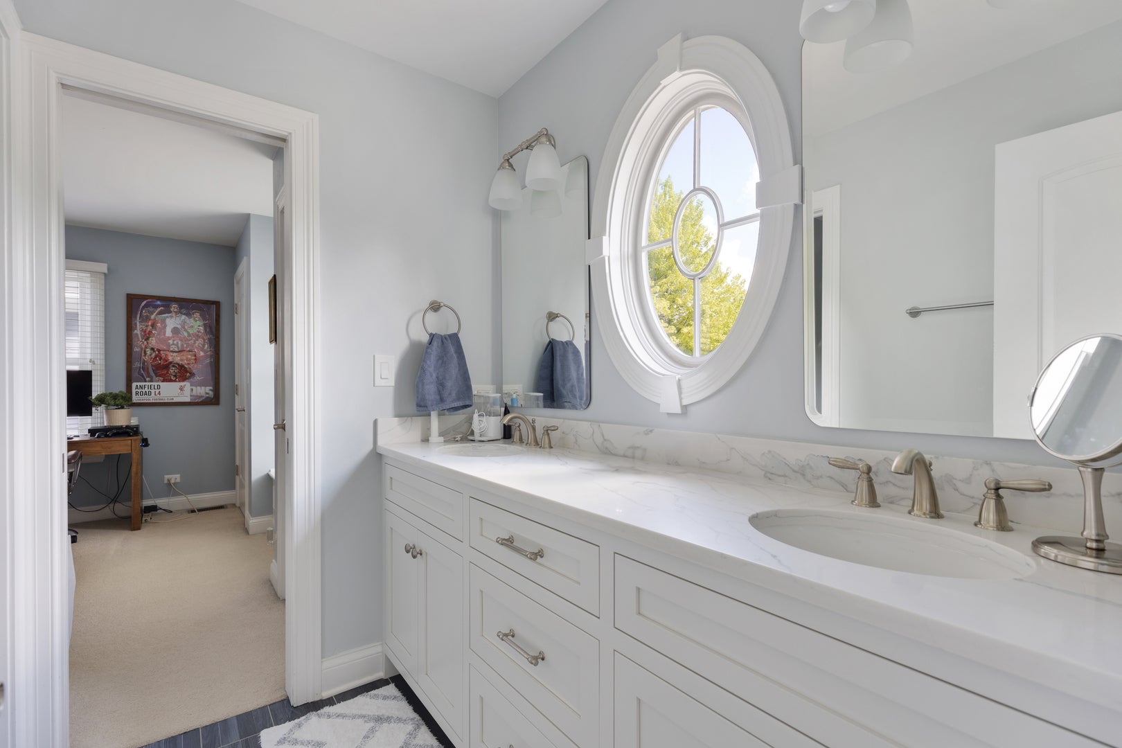 Libertyville, Illinois, 60048, United States, 5 Bedrooms Bedrooms, ,5 BathroomsBathrooms,Residential,Active,1942347