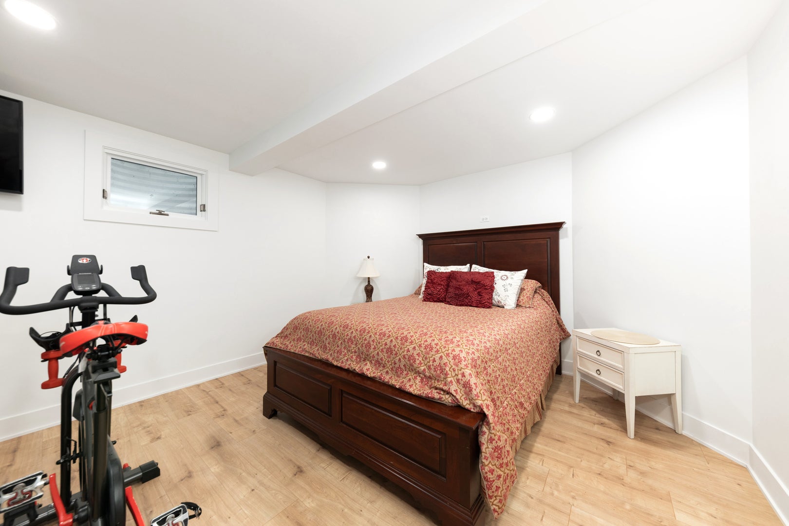 Naperville, Illinois, 60565, United States, 5 Bedrooms Bedrooms, ,4 BathroomsBathrooms,Residential,Active,1959981