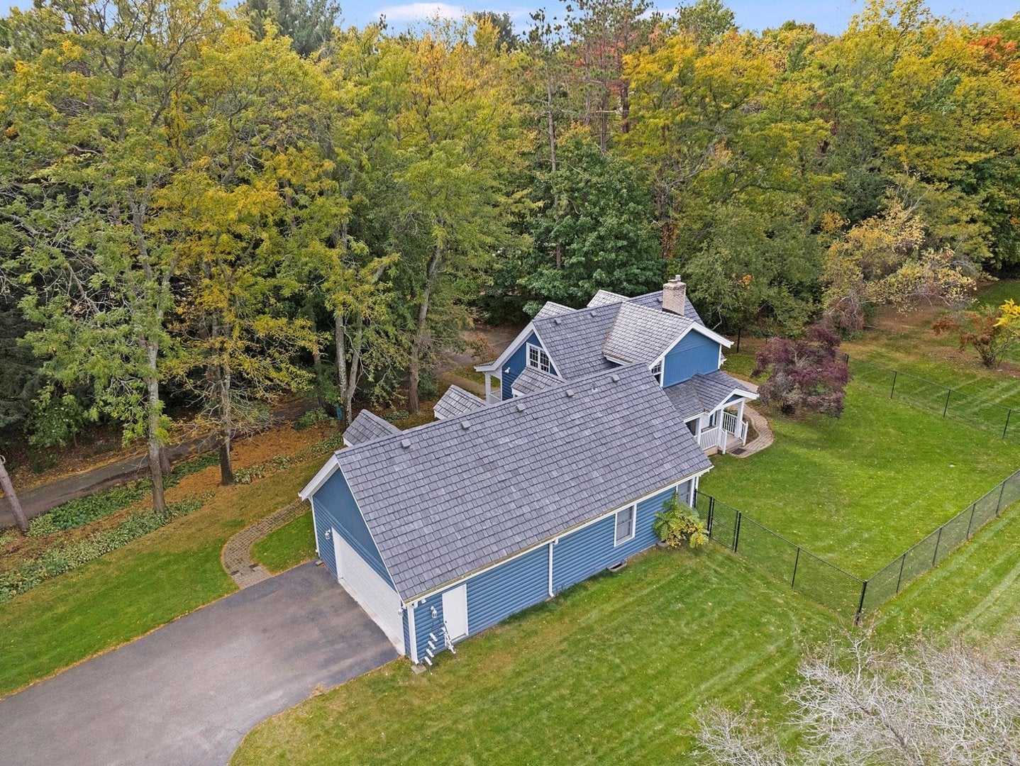 Rockford, Illinois, 61107, United States, 6 Bedrooms Bedrooms, ,7 BathroomsBathrooms,Residential,Active,1922304