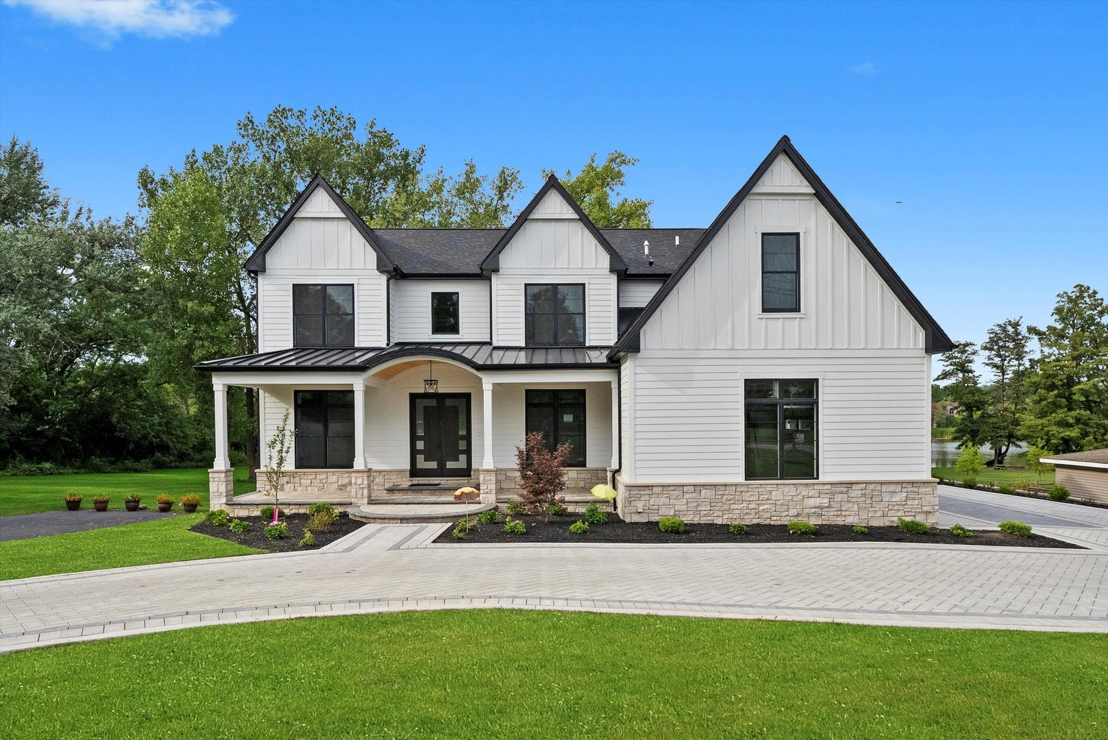 Burr Ridge, Illinois, 60527, United States, 6 Bedrooms Bedrooms, ,6 BathroomsBathrooms,Residential,Active,1929664