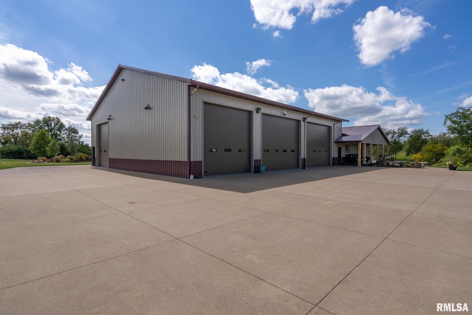 Geneseo, Illinois, 61254, United States, 3 Bedrooms Bedrooms, ,3 BathroomsBathrooms,Residential,Active,2011424