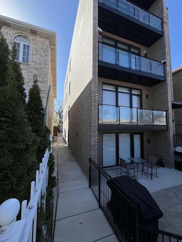 2626 S WALLACE ST APT 3, CHICAGO, IL 60616, photo 1 of 31