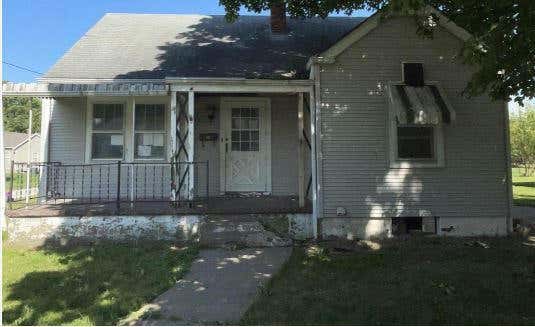 602 S POLK ST, SULLIVAN, IL 61951, photo 2 of 9