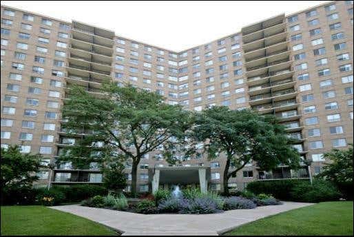 7033 N KEDZIE AVE APT 504, CHICAGO, IL 60645 - Image 1