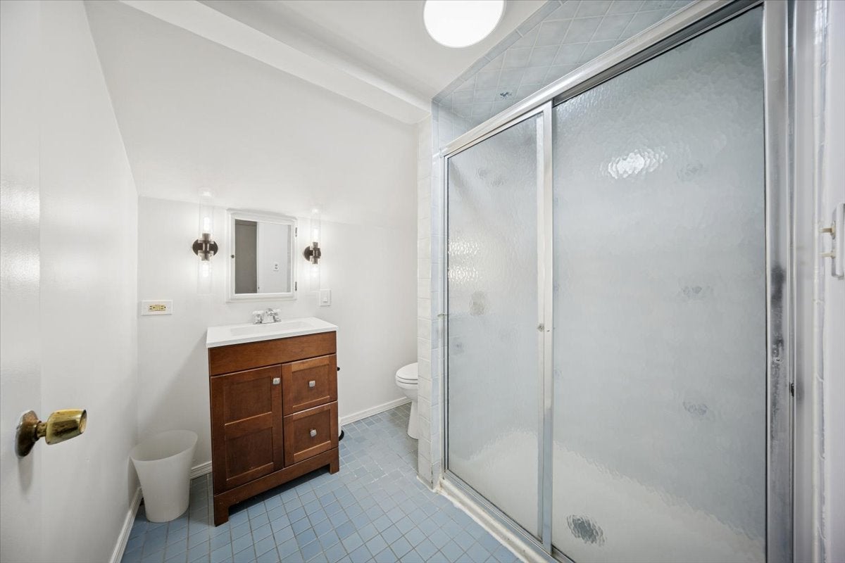 Park Ridge, Illinois, 60068, United States, 5 Bedrooms Bedrooms, ,3 BathroomsBathrooms,Residential,Active,1929446