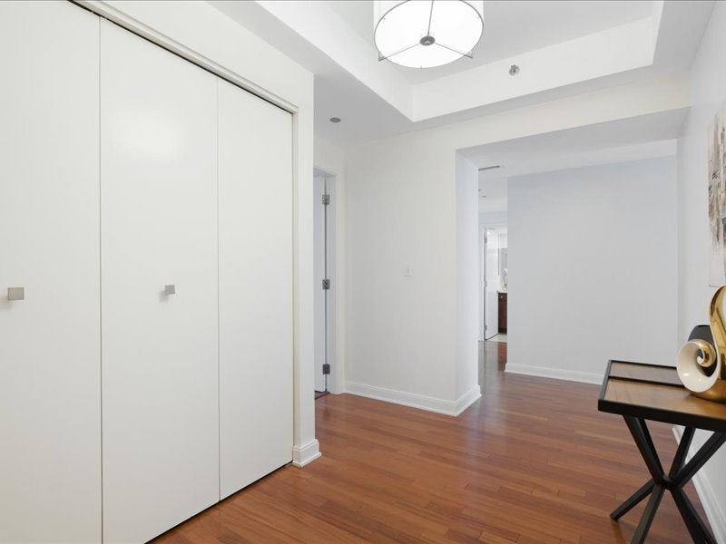 Chicago, Illinois, 60602, United States, 3 Bedrooms Bedrooms, ,3 BathroomsBathrooms,Residential,Active,1969671