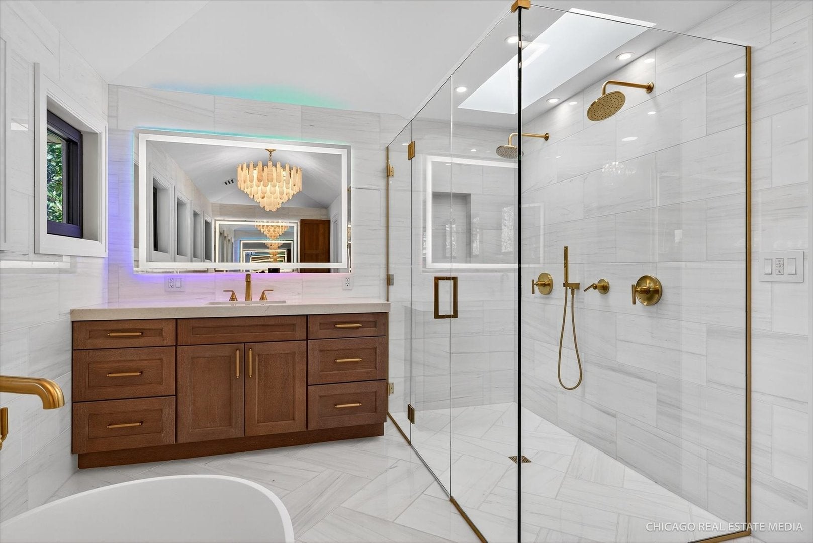 Burr Ridge, Illinois, 60527, United States, 5 Bedrooms Bedrooms, ,6 BathroomsBathrooms,Residential,Active,1995246