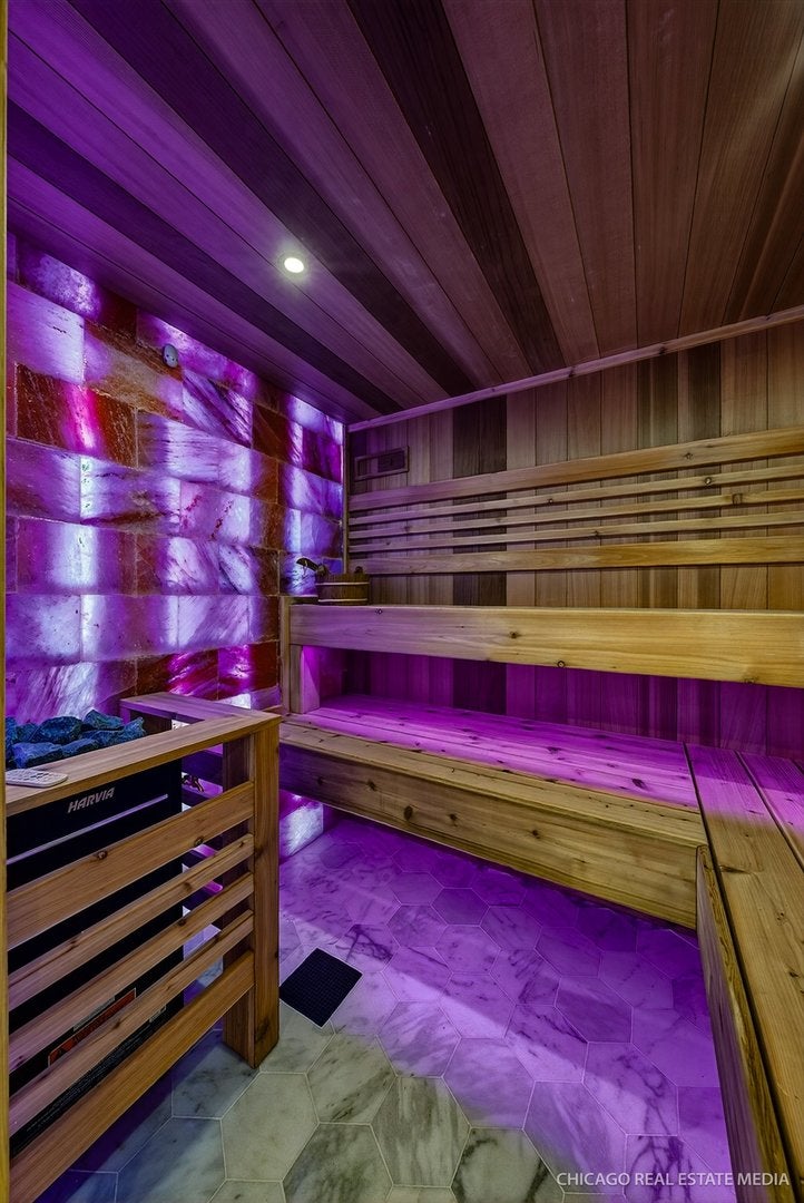 Burr Ridge, Illinois, 60527, United States, 5 Bedrooms Bedrooms, ,6 BathroomsBathrooms,Residential,Active,1995246