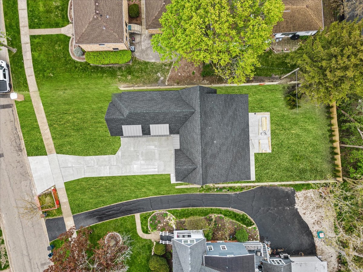 Elmhurst, Illinois, 60126, United States, 7 Bedrooms Bedrooms, ,7 BathroomsBathrooms,Residential,Active,1904152