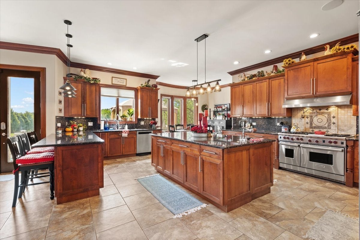 Barrington, Illinois, 60010, United States, 5 Bedrooms Bedrooms, ,7 BathroomsBathrooms,Residential,Active,1914793