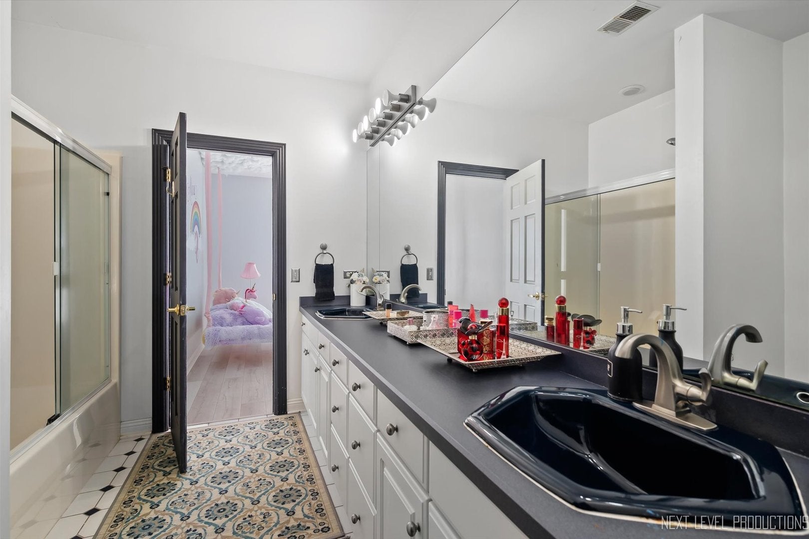 St. Charles, Illinois, 60174, United States, ,6 BathroomsBathrooms,Residential,Active,1703265