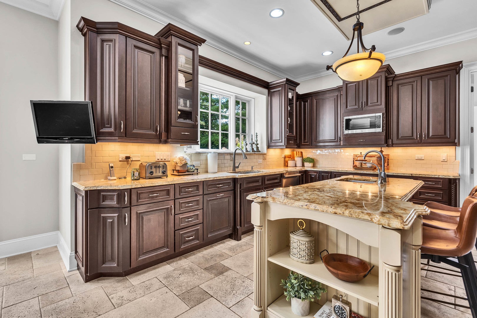 Lake Forest, Illinois, 60045, United States, 5 Bedrooms Bedrooms, ,7 BathroomsBathrooms,Residential,Active,1941347