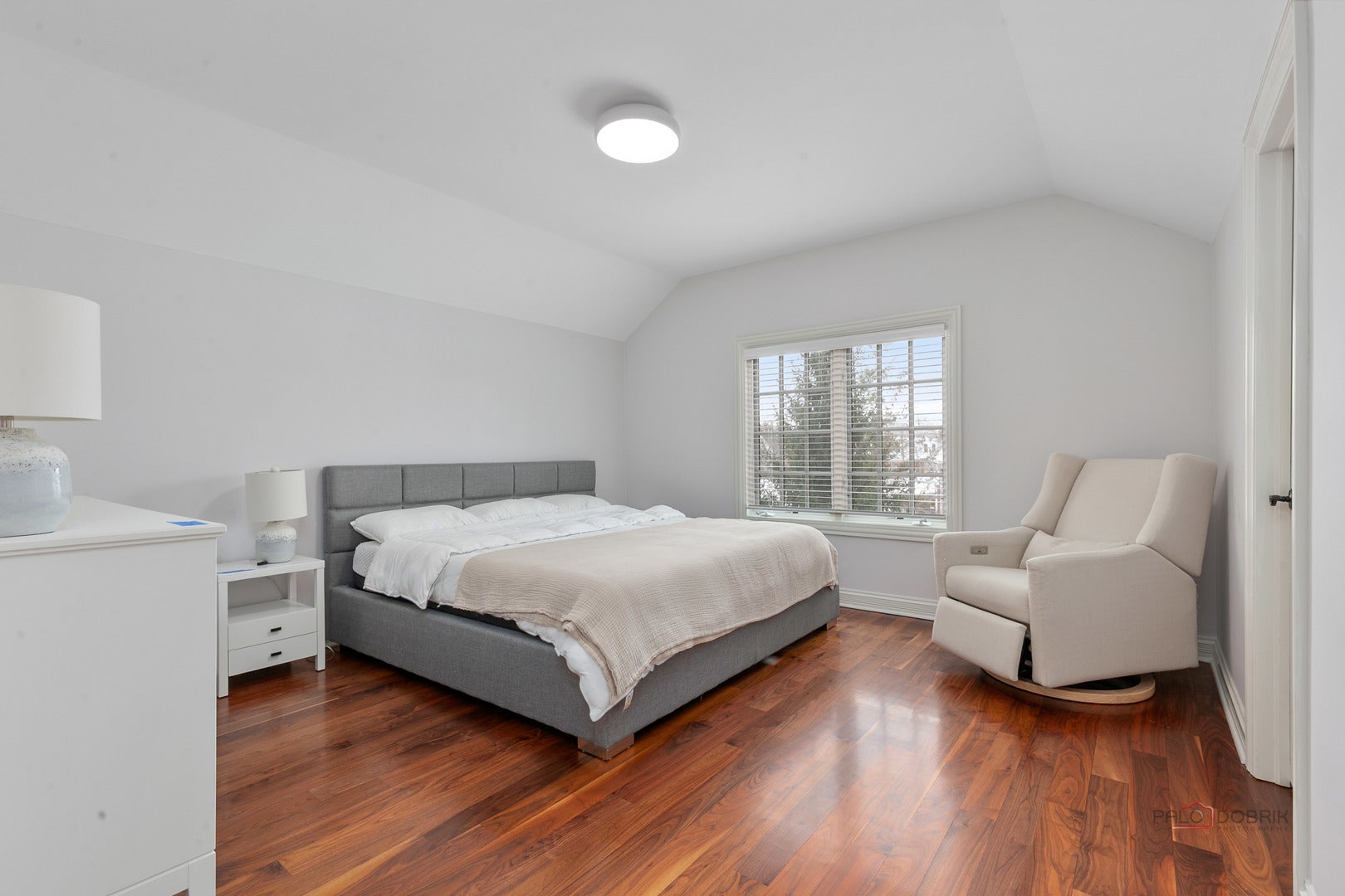 Lake Forest, Illinois, 60045, United States, 5 Bedrooms Bedrooms, ,5 BathroomsBathrooms,Residential,Contingent,2015476