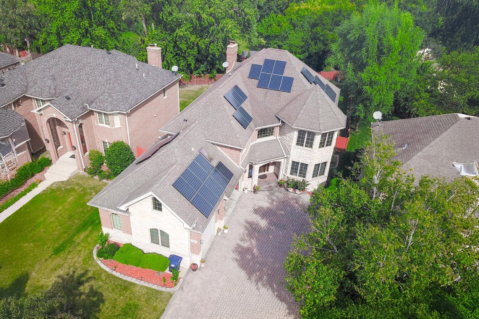 Des Plaines, Illinois, 60016, United States, 5 Bedrooms Bedrooms, ,7 BathroomsBathrooms,Residential,Active,1967112