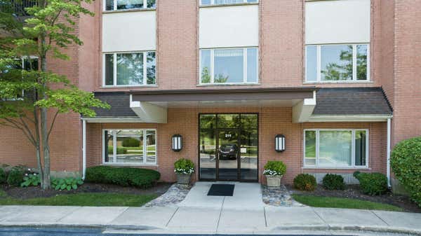 211 RIVERSHIRE LN APT 504, LINCOLNSHIRE, IL 60069 - Image 1