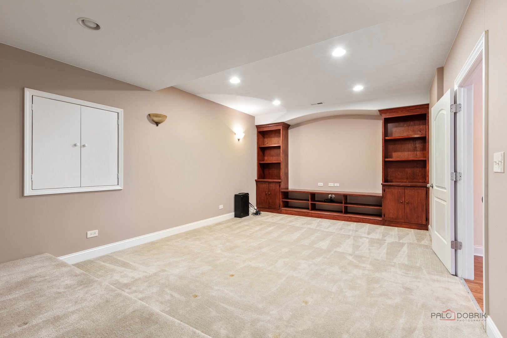 Hawthorn Woods, Illinois, 60047, United States, 6 Bedrooms Bedrooms, ,7 BathroomsBathrooms,Residential,Active,1989792