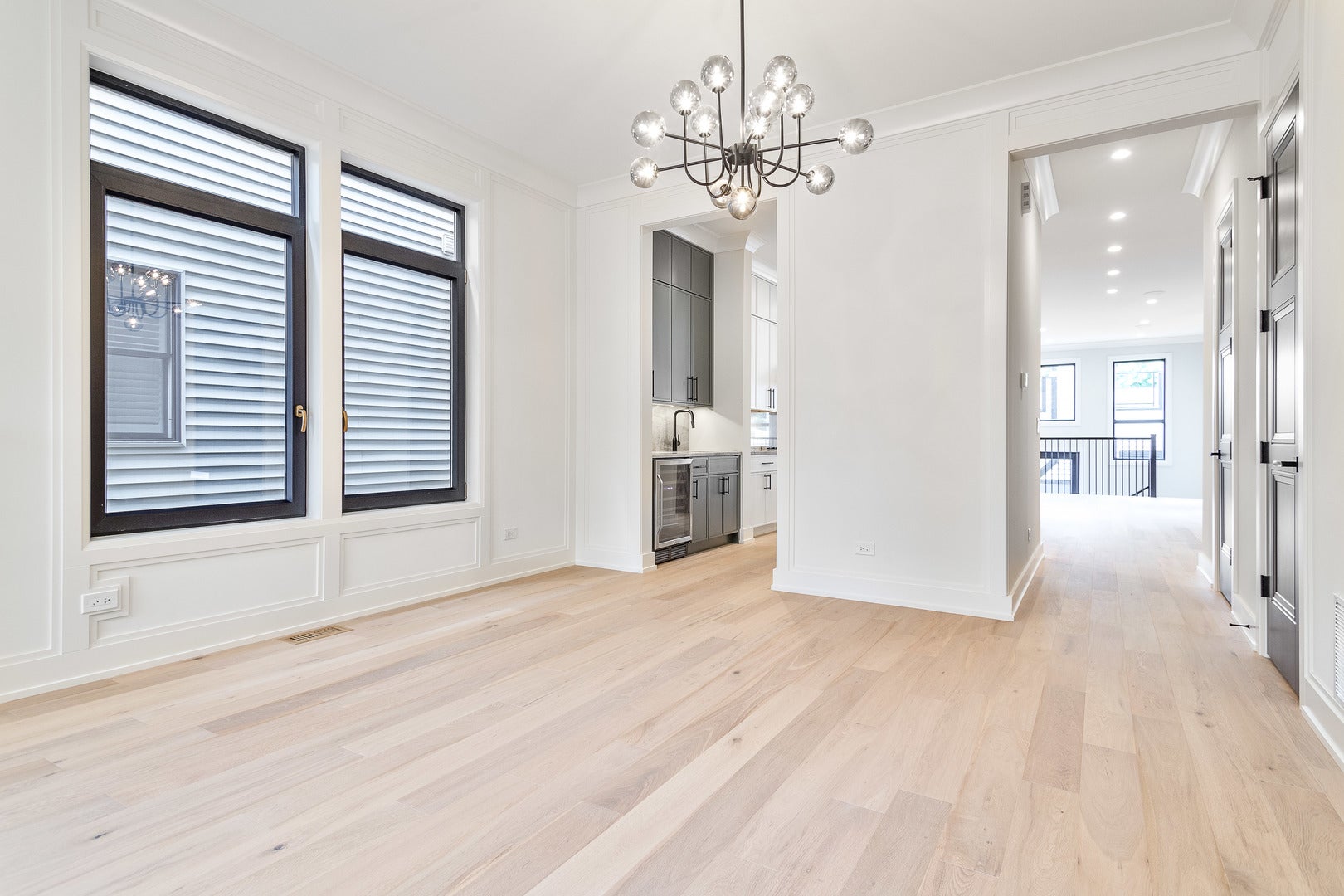 Chicago, Illinois, 60618, United States, 4 Bedrooms Bedrooms, ,5 BathroomsBathrooms,Residential,Active,1929682