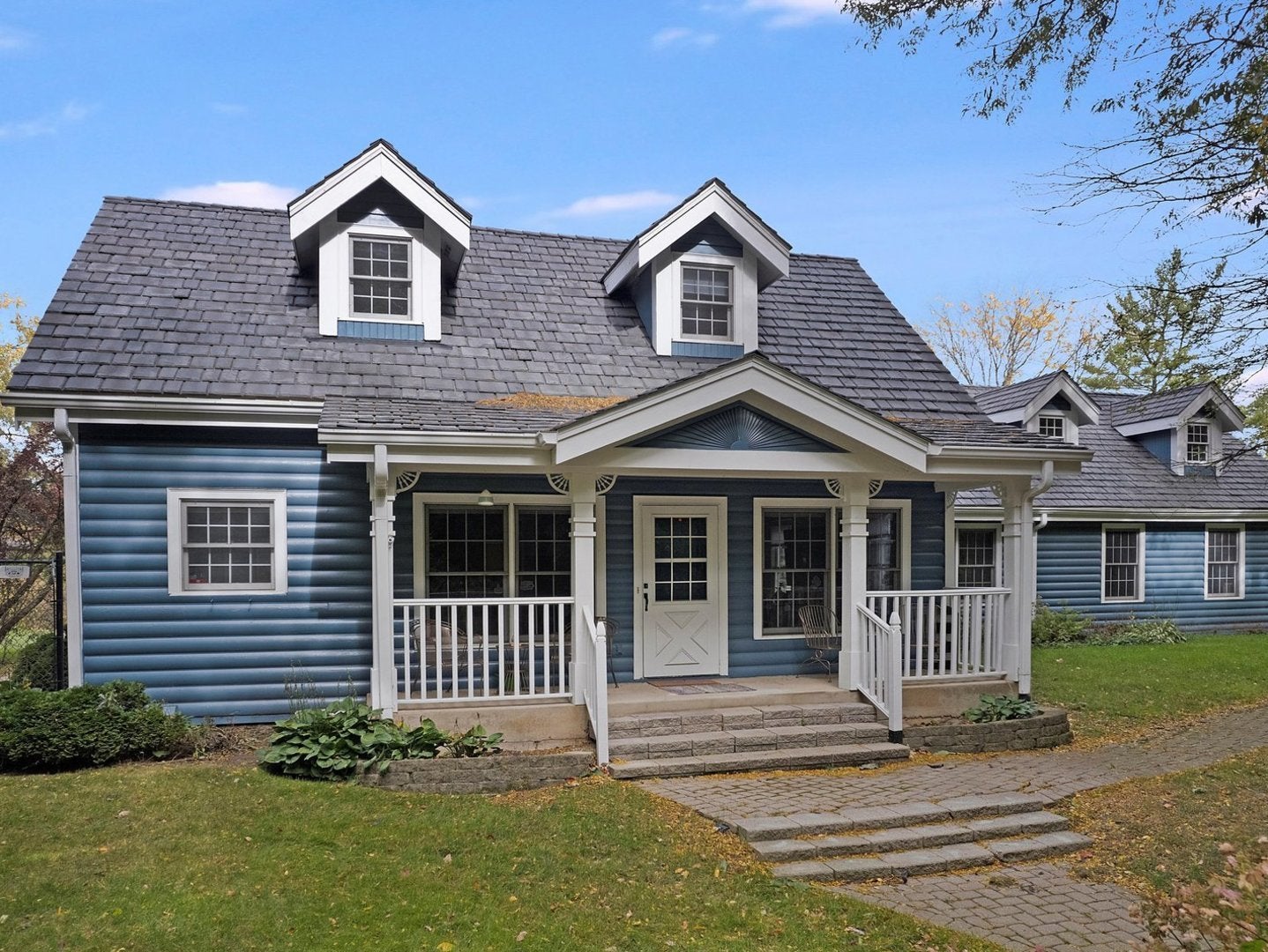 Rockford, Illinois, 61107, United States, 6 Bedrooms Bedrooms, ,7 BathroomsBathrooms,Residential,Active,1922304