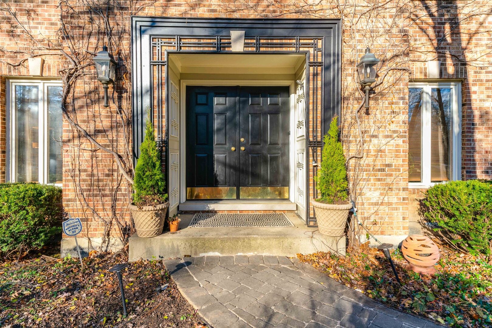 Lincolnshire, Illinois, 60045, United States, 4 Bedrooms Bedrooms, ,3 BathroomsBathrooms,Residential,Pending,2007251