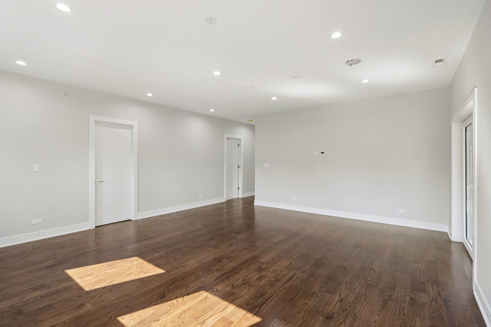 Northbrook, Illinois, 60062, United States, 6 Bedrooms Bedrooms, ,5 BathroomsBathrooms,Residential,Active,1995288