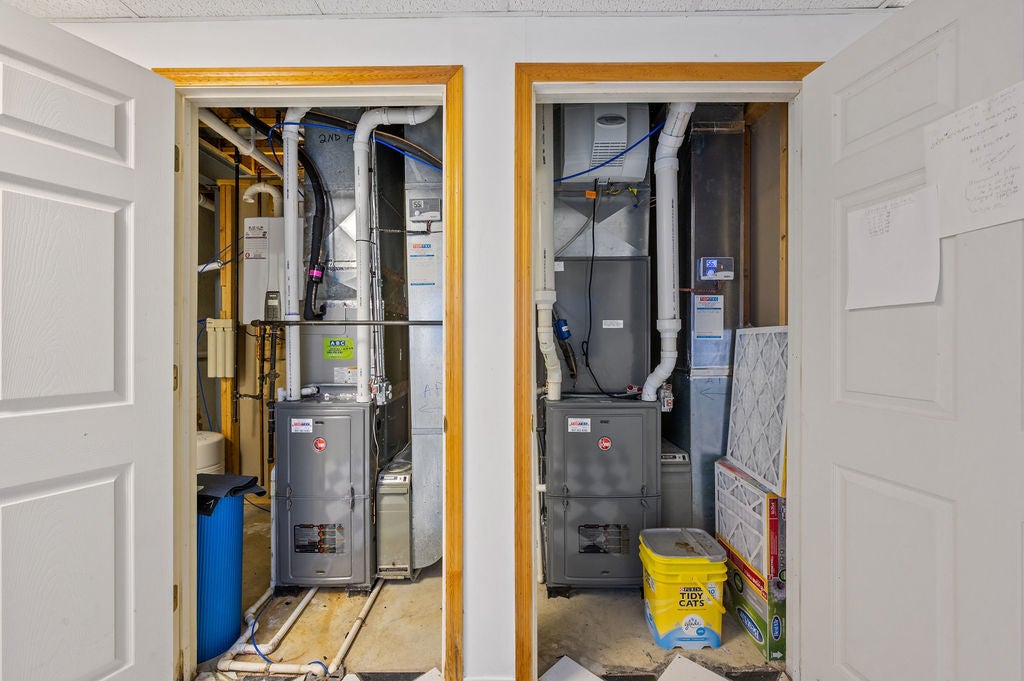 Libertyville, Illinois, 60048, United States, 4 Bedrooms Bedrooms, ,4 BathroomsBathrooms,Residential,Active,2009394