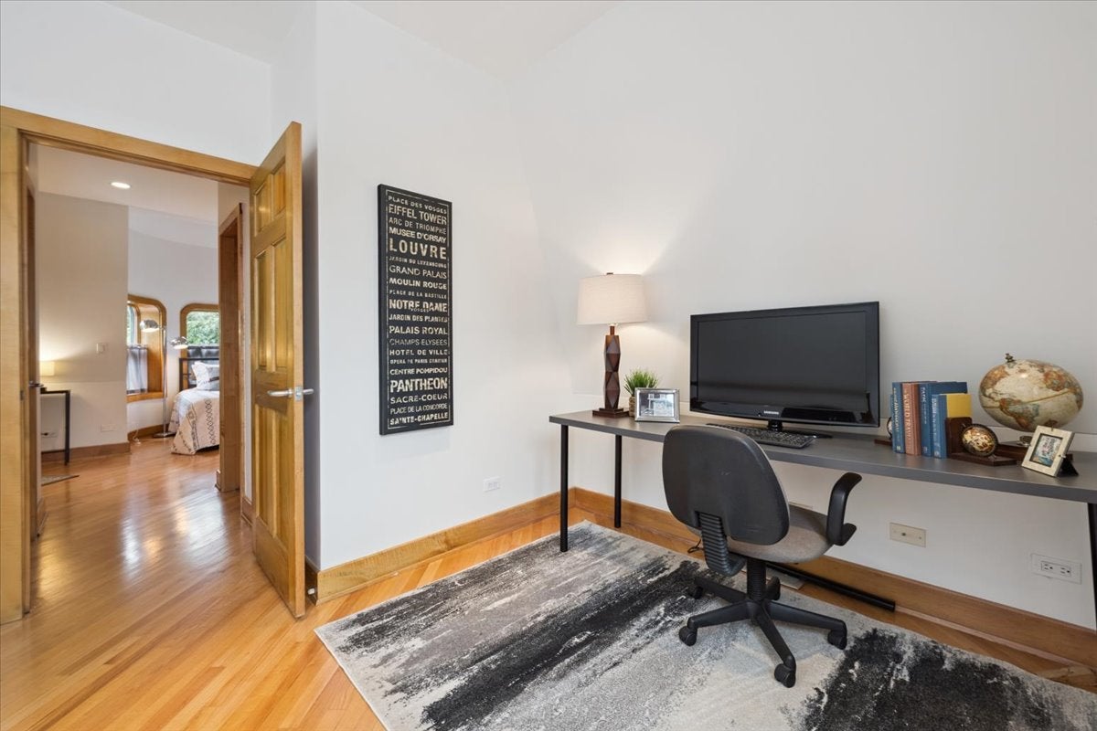 Chicago, Illinois, 60614, United States, 4 Bedrooms Bedrooms, ,5 BathroomsBathrooms,Residential,Active,1922312
