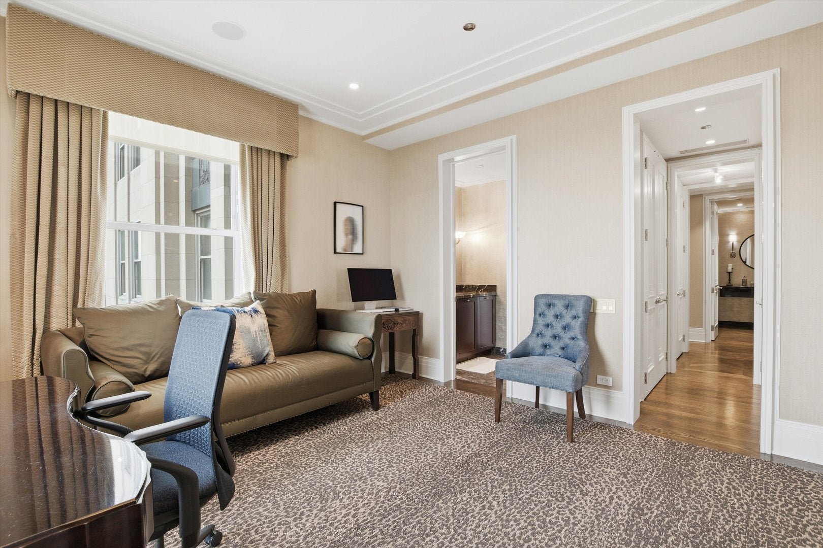 Chicago, Illinois, 60611, United States, 3 Bedrooms Bedrooms, ,4 BathroomsBathrooms,Residential,Active,2009382