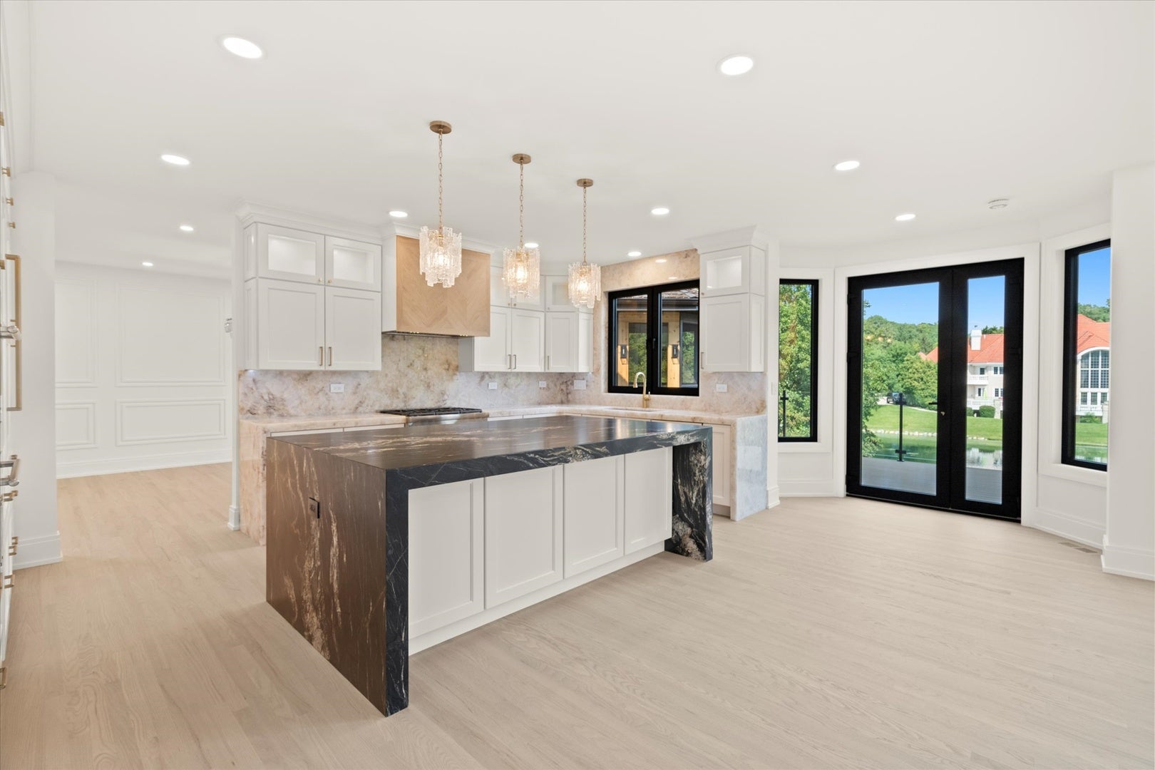 Burr Ridge, Illinois, 60527, United States, 5 Bedrooms Bedrooms, ,6 BathroomsBathrooms,Residential,Active,1927649