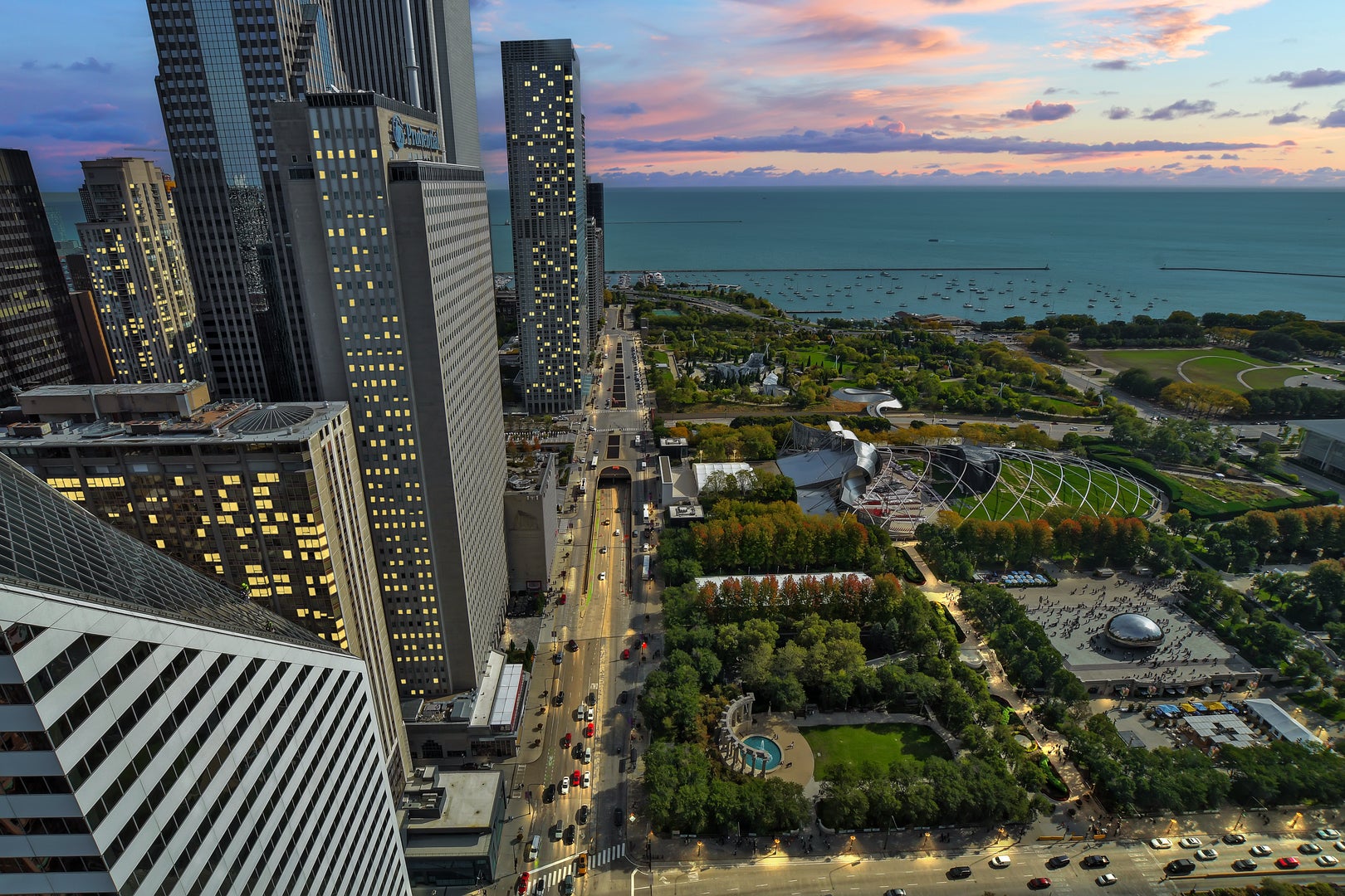 Chicago, Illinois, 60602, United States, 3 Bedrooms Bedrooms, ,3 BathroomsBathrooms,Residential,Active,1969671